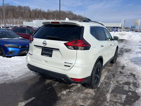 Used 2018 Nissan Rogue SV image 5