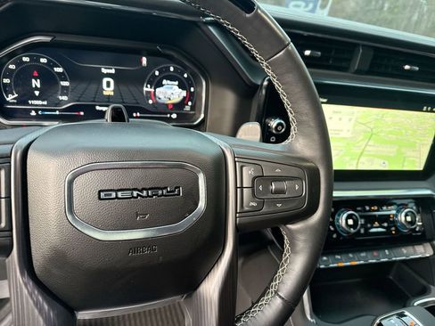 Used 2025 GMC Sierra 1500 Denali Ultimate image 18