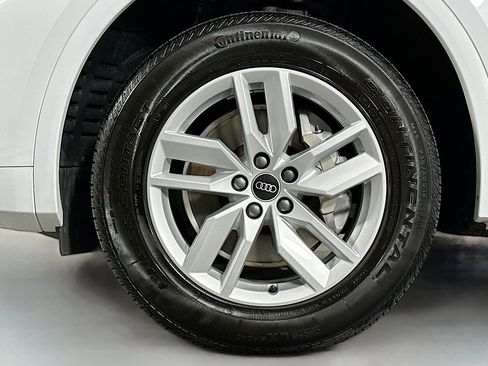 Used 2023 Audi Q5 2.0T Premium w/ Convenience Package image 11