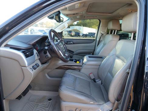 Used 2020 GMC Yukon SLT w/ Open Road Package image 17