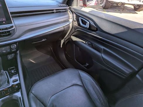 Used 2022 Jeep Compass Limited image 17