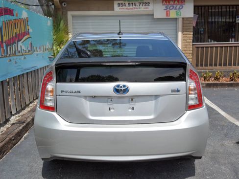 Used 2012 Toyota Prius Three image 25