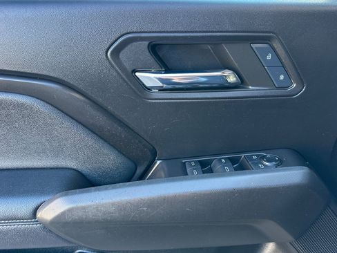 Used 2024 Chevrolet Colorado LT w/ LT Convenience Package image 11