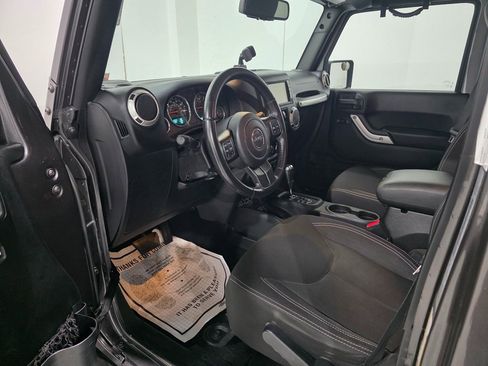 Used 2016 Jeep Wrangler Unlimited Sahara w/ Dual Top Group image 14