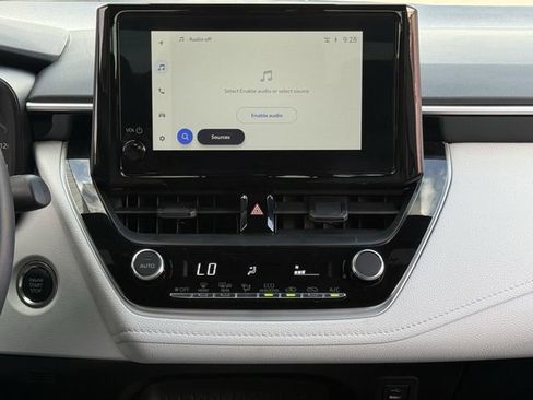 Used 2025 Toyota Corolla SE image 17