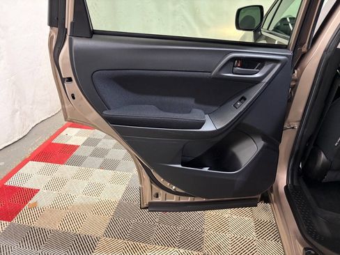 Used 2014 Subaru Forester 2.5i Premium w/ All-Weather Package image 9