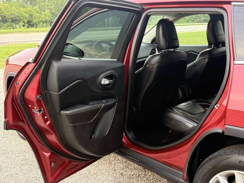 Used 2016 Jeep Cherokee Limited AWD/4WD image 21