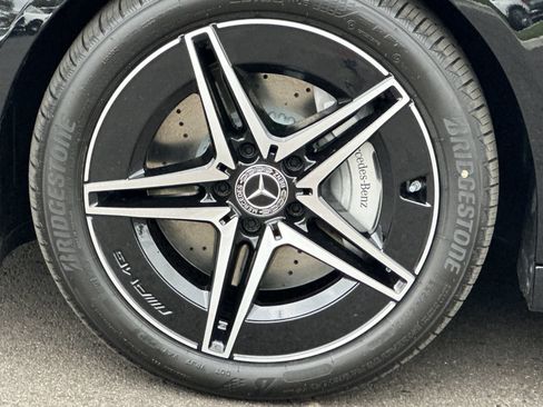 Used 2025 Mercedes-Benz C 300 4MATIC Sedan image 32
