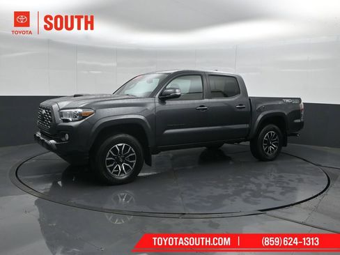 Used 2023 Toyota Tacoma TRD Sport AWD/4WD image 7