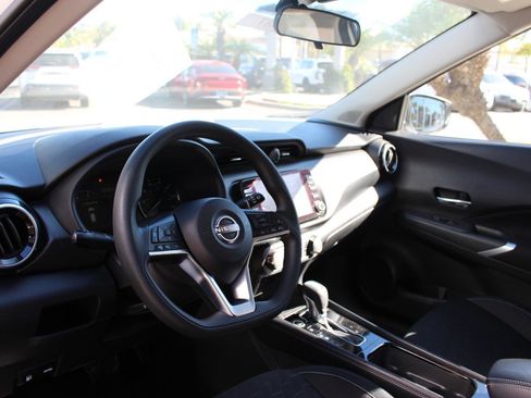 Used 2024 Nissan Kicks SV image 17