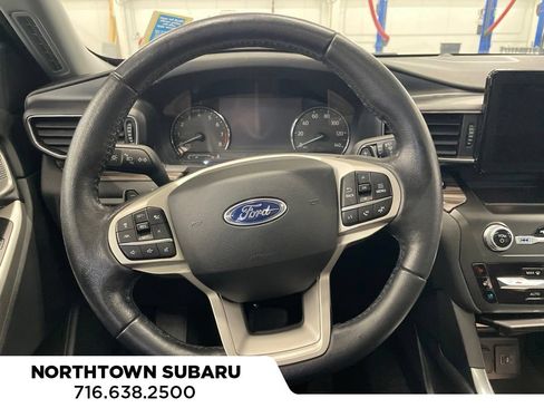 Used 2020 Ford Explorer Limited w/ Equipment Group 310A AWD/4WD image 7