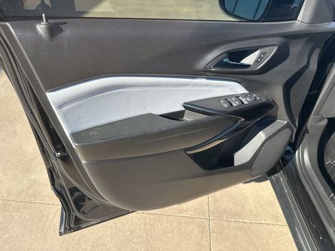 Used 2025 Chevrolet Trax LT w/ Driver Confidence Package image 6