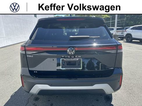 New 2026 Volkswagen Tiguan SE FWD image 4