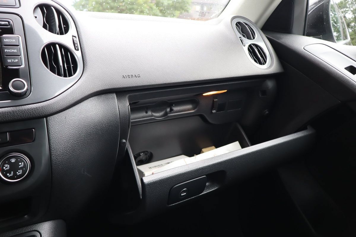Used 2015 Volkswagen Tiguan SE AWD/4WD image 38