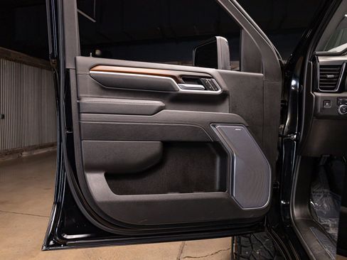 Used 2025 GMC Sierra 3500 Denali w/ Denali Reserve Package image 33