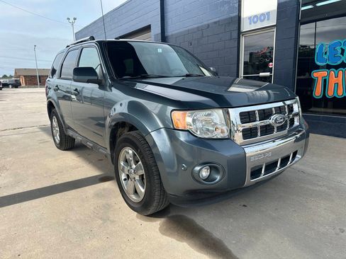 Used 2010 Ford Escape Limited FWD image 2