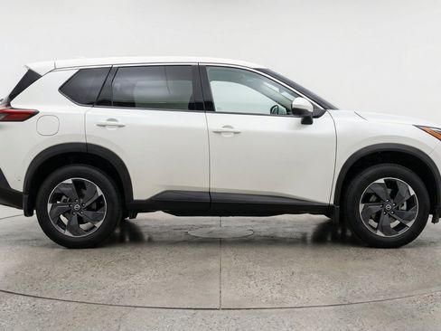 Used 2025 Nissan Rogue SV AWD/4WD image 11