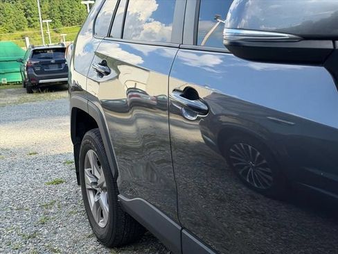 Used 2025 Toyota RAV4 XLE FWD image 11