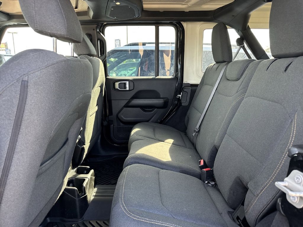 Used 2024 Jeep Wrangler Unlimited Sahara AWD/4WD image 11