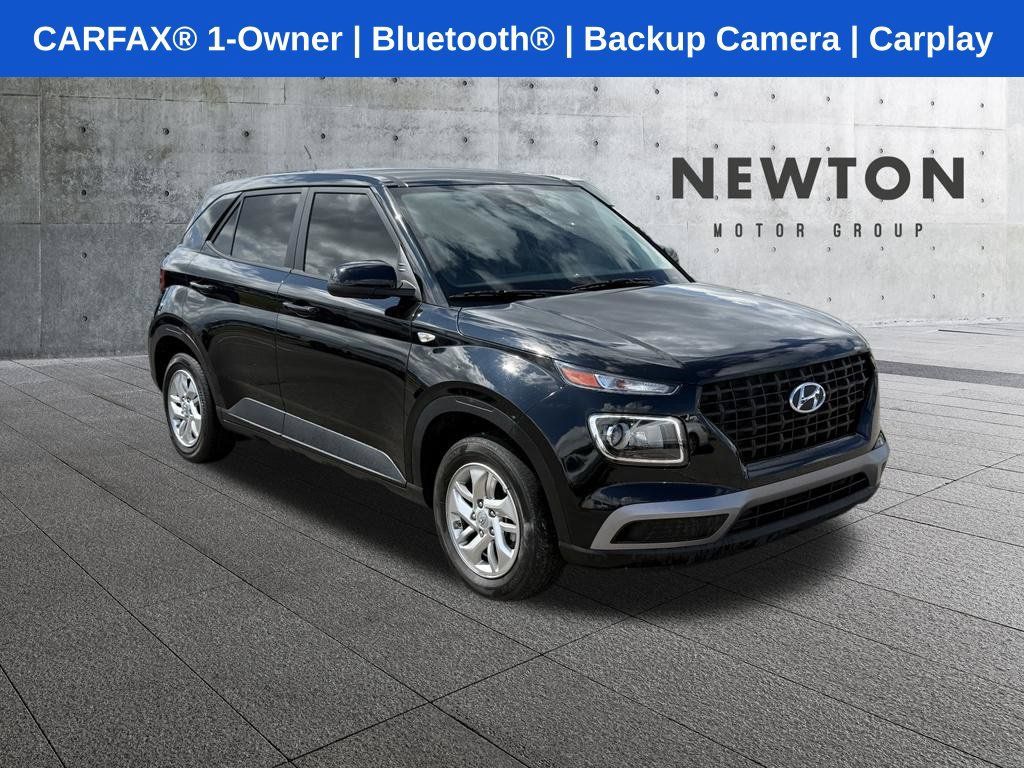 Used 2025 Hyundai Venue SE FWD image 1