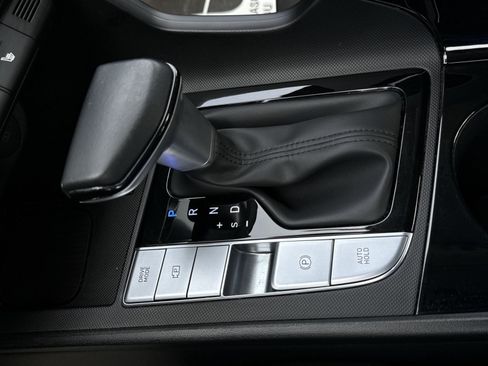Certified 2025 Hyundai Elantra SEL FWD image 22