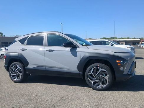 New 2026 Hyundai Kona SEL Premium AWD/4WD image 2