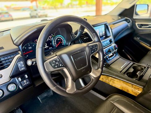 Used 2017 GMC Yukon Denali w/ Open Road Package AWD/4WD image 19