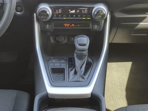 Used 2020 Toyota RAV4 XLE image 19
