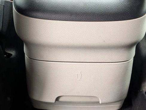 Used 2023 Chrysler Pacifica Limited image 19