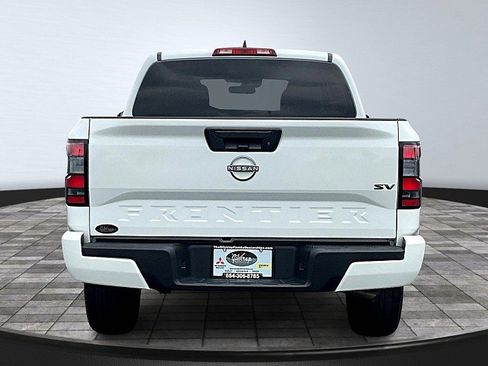 Used 2023 Nissan Frontier SV RWD image 9