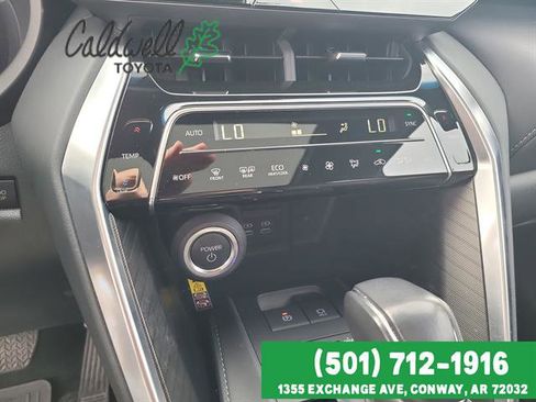 Used 2024 Toyota Venza Limited image 19