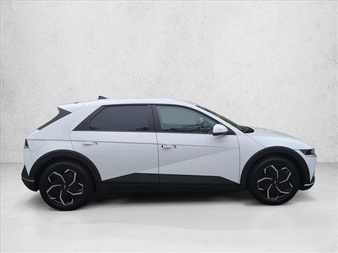 Used 2024 Hyundai Ioniq 5 SE image 4