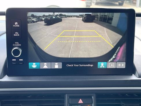Used 2025 Honda Pilot EX-L image 17