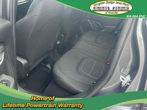 Used 2022 Jeep Renegade Latitude AWD/4WD image 14