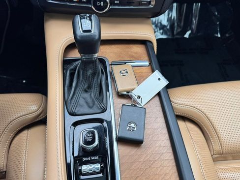 Used 2018 Volvo S90 T6 Inscription w/ Convenience Package image 11