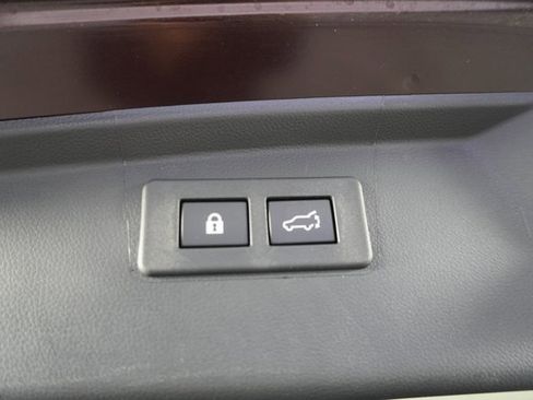 Certified 2025 Subaru Outback Limited XT image 38