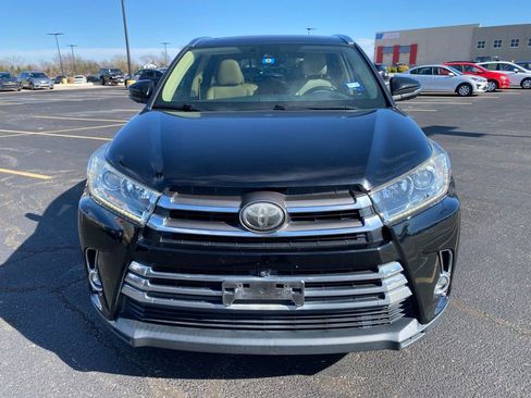 Used 2019 Toyota Highlander Limited Platinum image 4