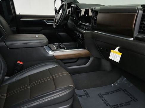 Used 2025 Chevrolet Silverado 2500 High Country w/ Midnight Edition image 22