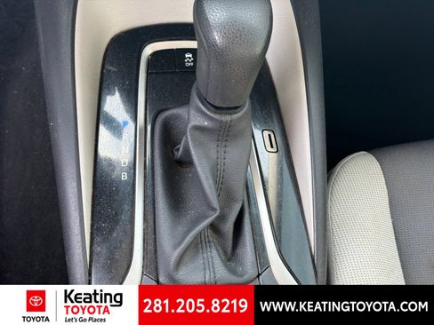 Used 2025 Toyota Corolla LE FWD image 17