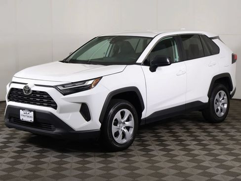 Used 2025 Toyota RAV4 LE AWD/4WD image 5
