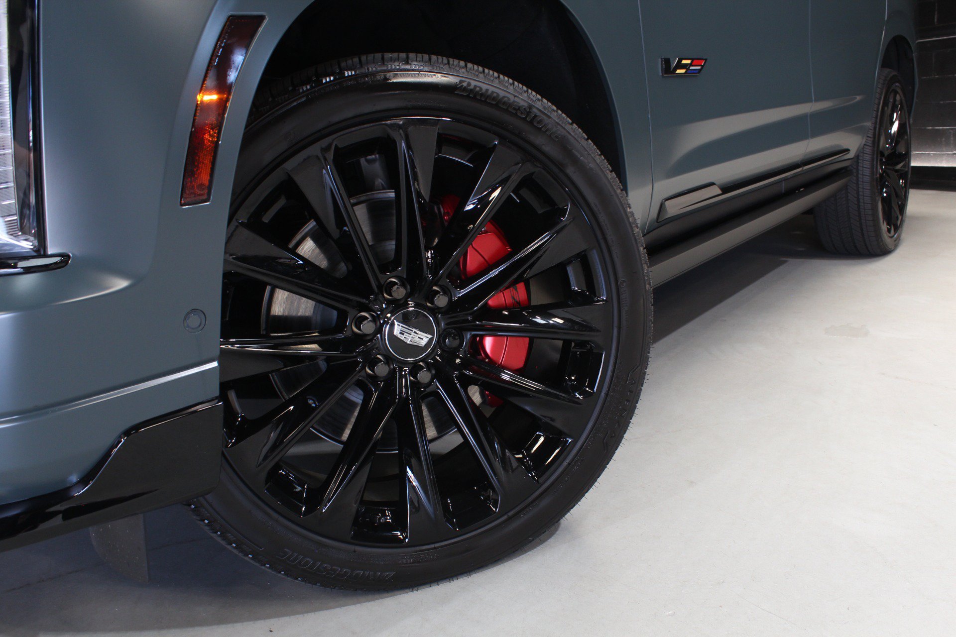 Used 2026 Cadillac Escalade V w/ LPO, ONYX Package AWD/4WD image 24