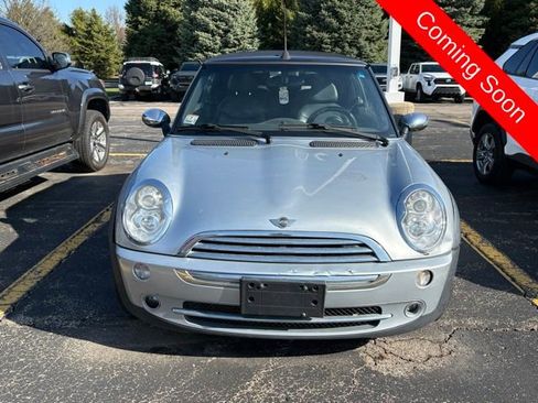 Used 2005 MINI Cooper Convertible image 2