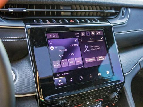 Used 2023 Jeep Grand Cherokee L Altitude image 29