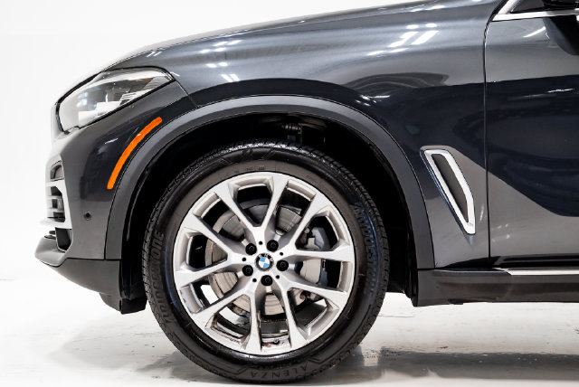 Used 2022 BMW X5 xDrive40i w/ Premium Package AWD/4WD image 29