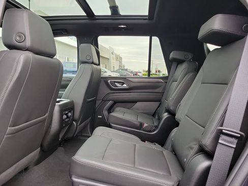 Used 2024 Chevrolet Tahoe LT w/ Luxury Package AWD/4WD image 14