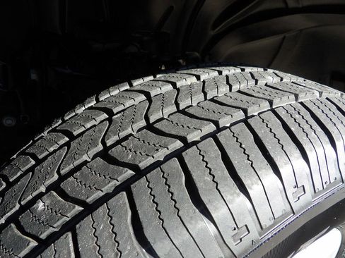 Used 2021 RAM 1500 Classic SLT image 48