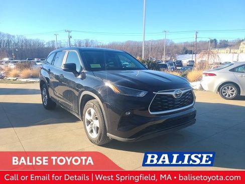 Used 2023 Toyota Highlander LE image 1