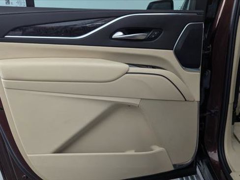 Used 2023 Cadillac Escalade ESV Premium Luxury w/ Performance Package AWD/4WD image 16