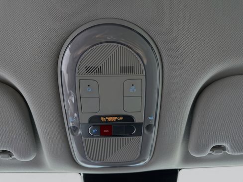 Used 2025 Hyundai Ioniq 5 SE image 18