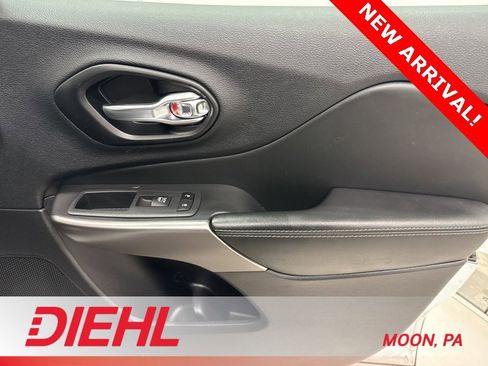 Used 2021 Jeep Cherokee Limited w/ Elite Package image 16